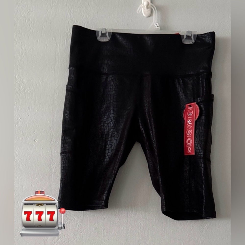 Jet Black Crocodile Pattern Shorts B-2
